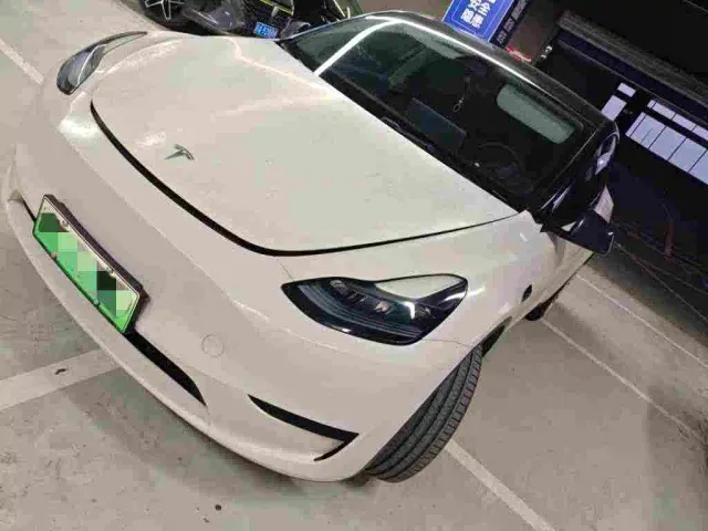 Фотография автомобиля — Tesla Model Y