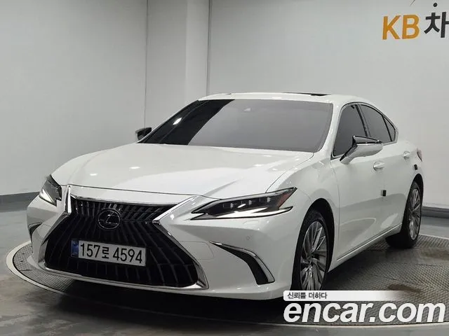 Фотография автомобиля — Lexus ES Generation 7