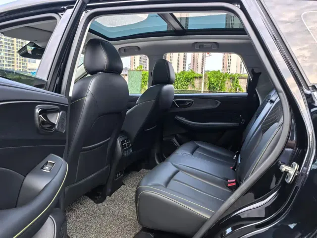 Roewe Roewe RX5 2021 PLUS 330TGI Auto National Trend Smart Premium — Фото автомобиля 5