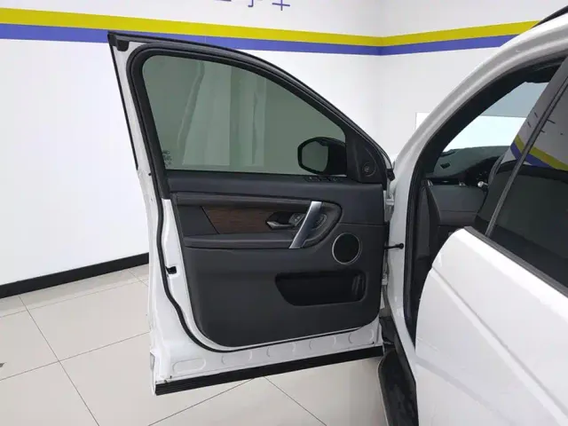 Land Rover Discovery Sport — Фото автомобиля 7