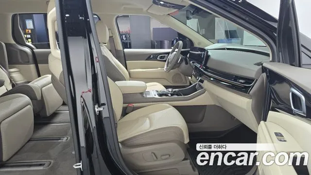 Kia Carnival Generation 4 — Фото автомобиля 15