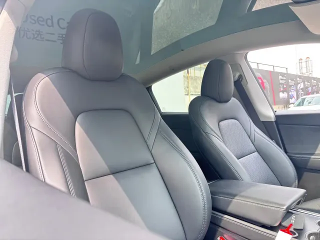 Tesla Model Y — Фото автомобиля 21