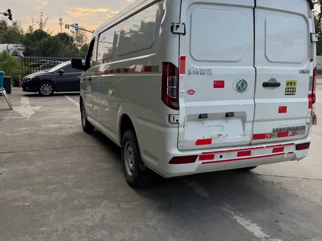 Dongfeng Yufeng EM27 — Фото автомобиля 6