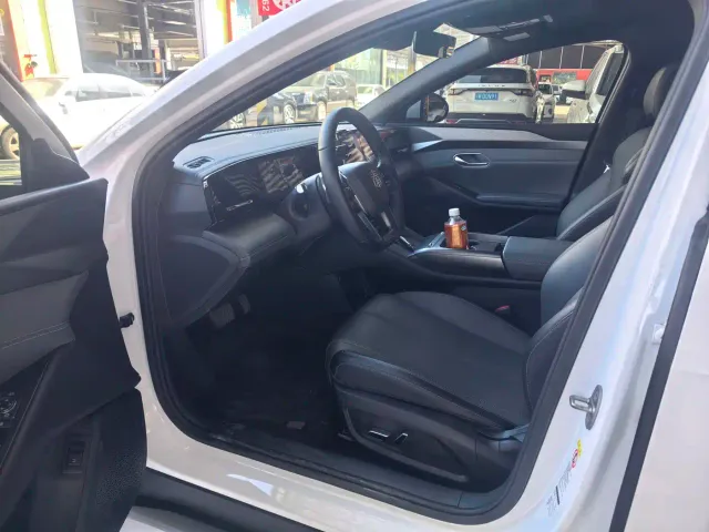 BYD Qin L — Фото автомобиля 4