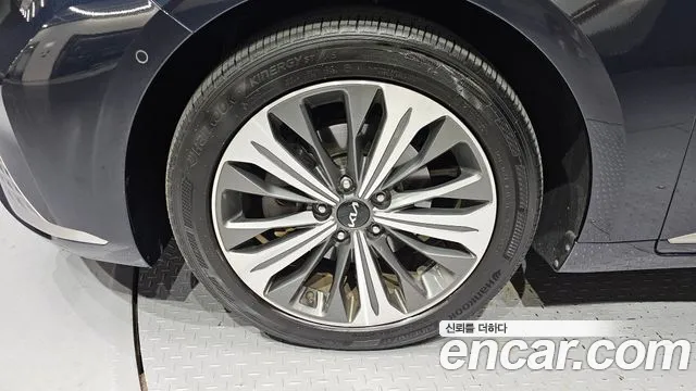 Kia K8 Signature — Фото автомобиля 5