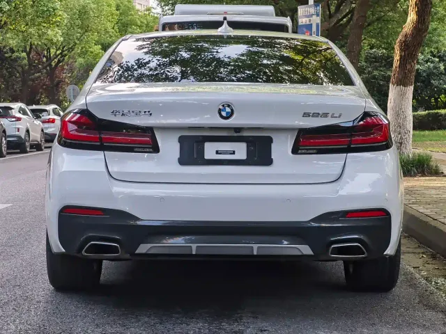 BMW 5 Series — Фото автомобиля 14