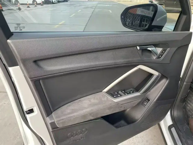 Audi Q3 — Фото автомобиля 9