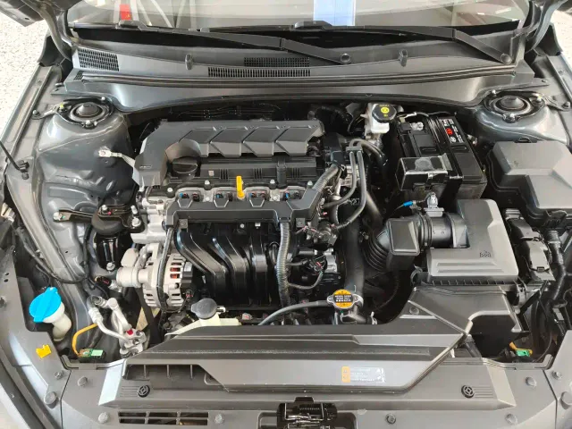 Hyundai Elantra — Фото автомобиля 16