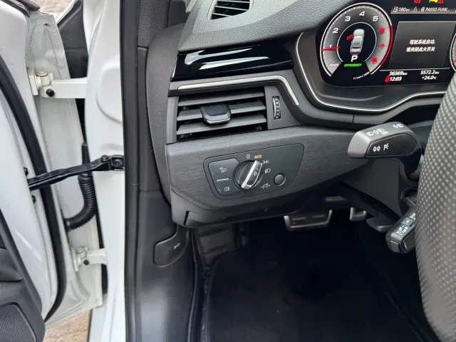 Audi A4L — Фото автомобиля 30