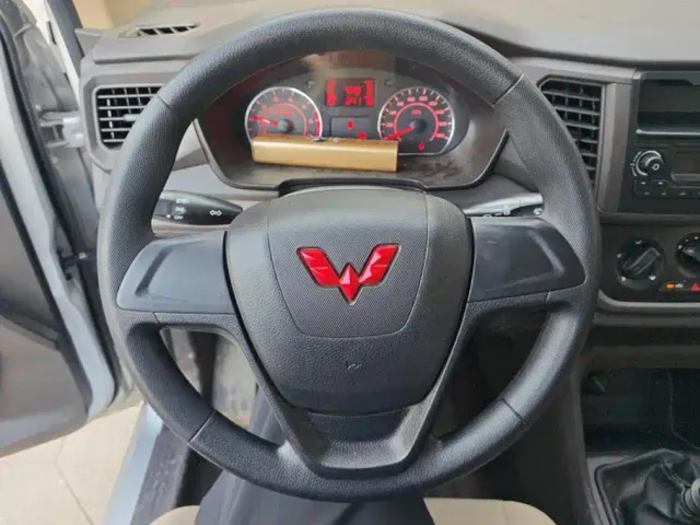 Wuling Hongguang V — Фото автомобиля 15