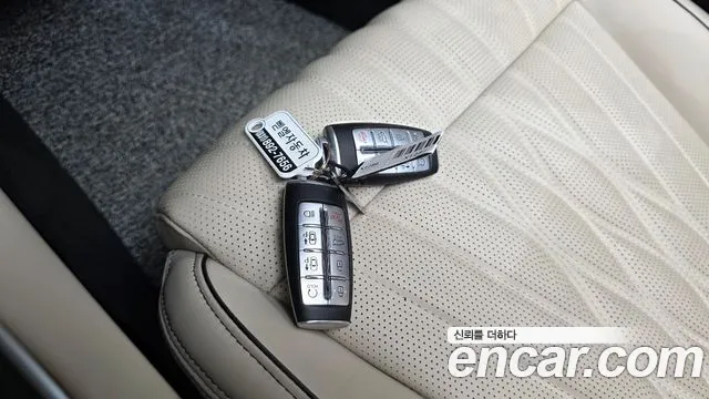 Genesis GV70 — Фото автомобиля 21