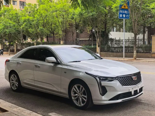 Cadillac CT4 — Фото автомобиля 3