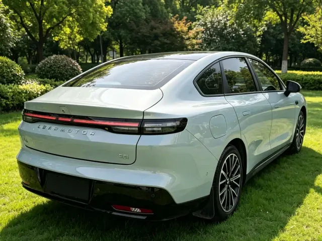 Leapmotor B01 — Фото автомобиля 4