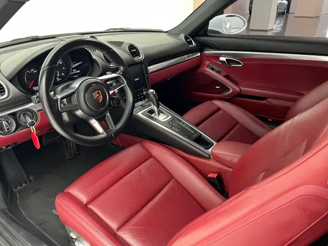 Porsche 718 — Фото автомобиля 9