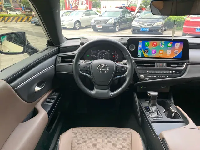 Lexus ES — Фото автомобиля 18