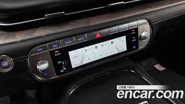 Genesis G90 Бензин 3.5 турбо AWD — Фото автомобиля 29