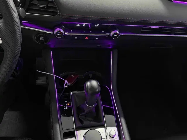 Mazda Axela — Фото автомобиля 7