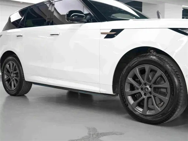 Land Rover Range Rover Sport — Фото автомобиля 15