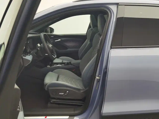 Audi Q6L e-tron — Фото автомобиля 10