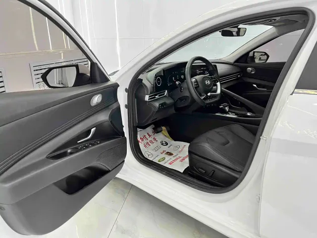 Hyundai Elantra — Фото автомобиля 7