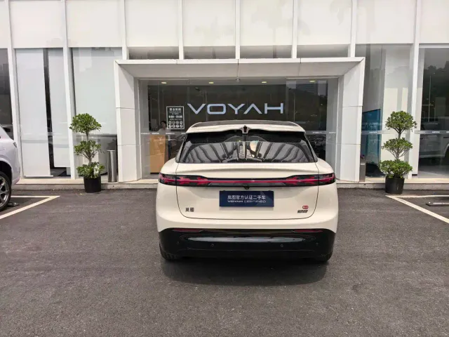 Voyah Zhiyin — Фото автомобиля 6