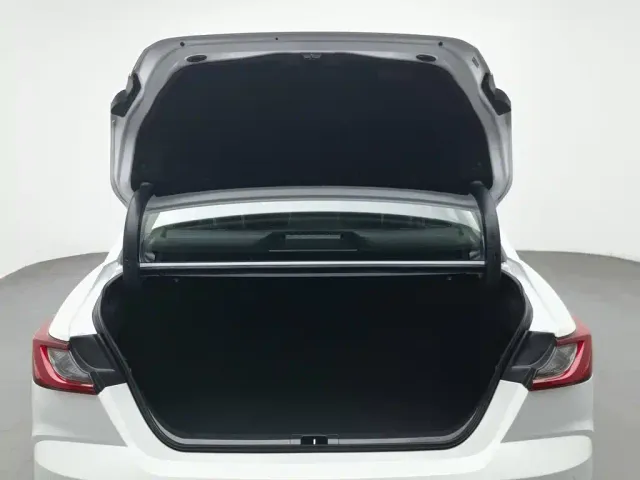 Toyota Camry 2024 2.0G Premium Edition — Фото автомобиля 16