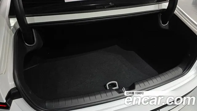 Hyundai Grandeur GN7 — Фото автомобиля 30