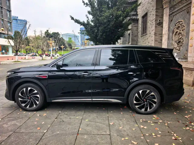 Hongqi HS7 PHEV — Фото автомобиля 3
