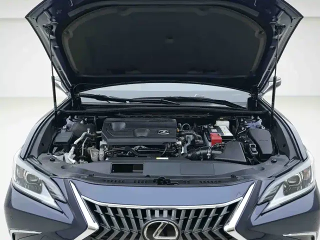 Lexus ES — Фото автомобиля 6
