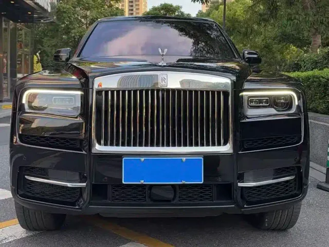 Фотография автомобиля — Rolls-Royce Cullinan