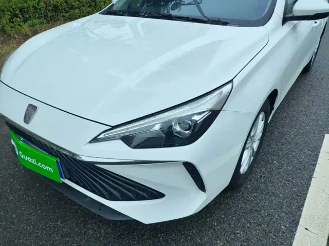 Roewe i5 — Фото автомобиля 23
