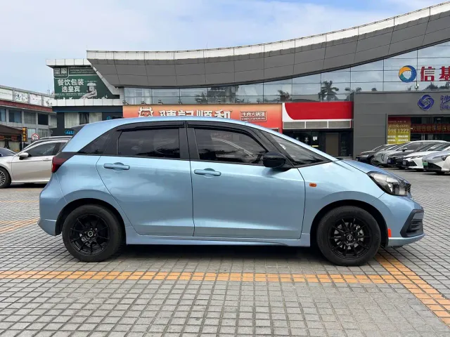 Honda Fit — Фото автомобиля 4