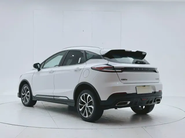 Geely Emgrand S — Фото автомобиля 5