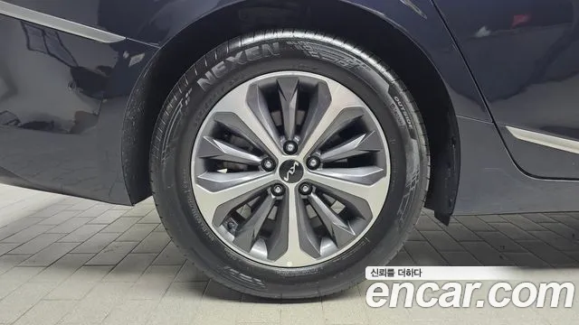 Kia K8 Hybrid — Фото автомобиля 5