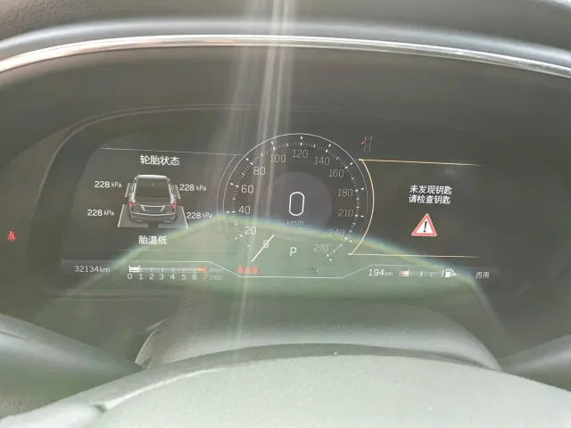 Cadillac CT5 — Фото автомобиля 9