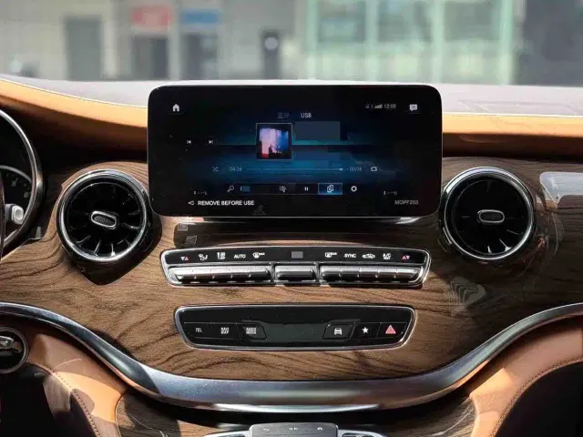 Mercedes-Benz V-Class — Фото автомобиля 6