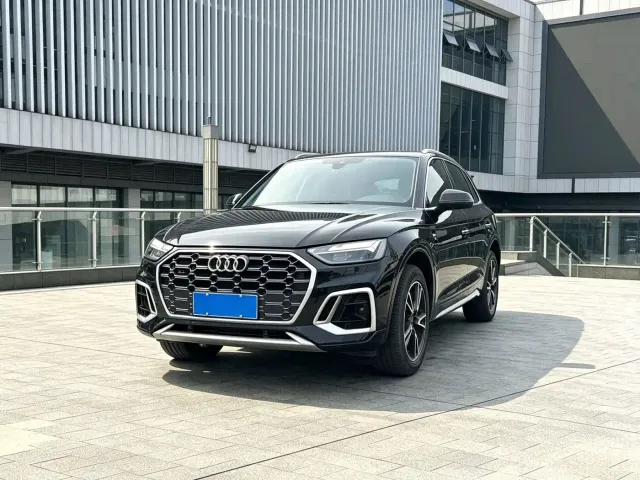 Фотография автомобиля — Audi Q5L