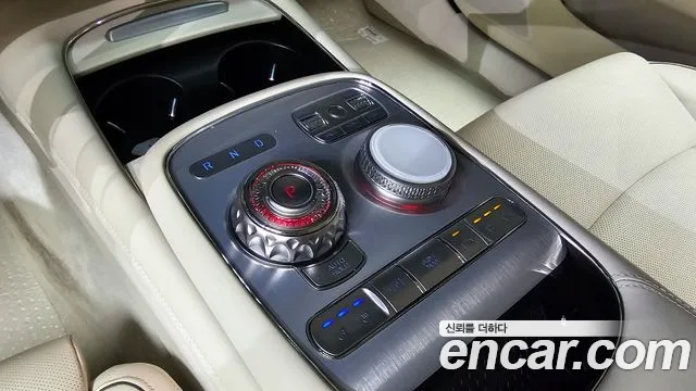 Genesis G90 Бензин 3.5 турбо AWD — Фото автомобиля 9