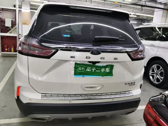 Ford Edge — Фото автомобиля 5