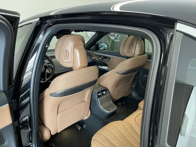 Mercedes-Benz E-Class — Фото автомобиля 27