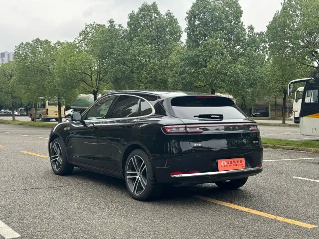 Aito M5 — Фото автомобиля 6