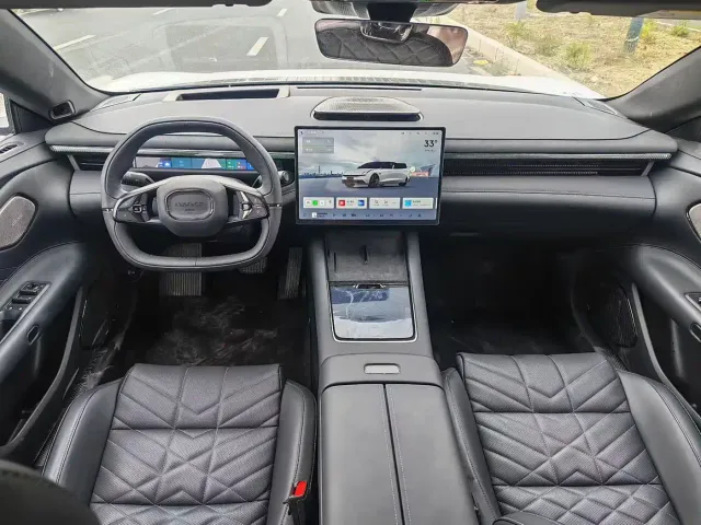 Lynk & Co 10 EM-P — Фото автомобиля 8