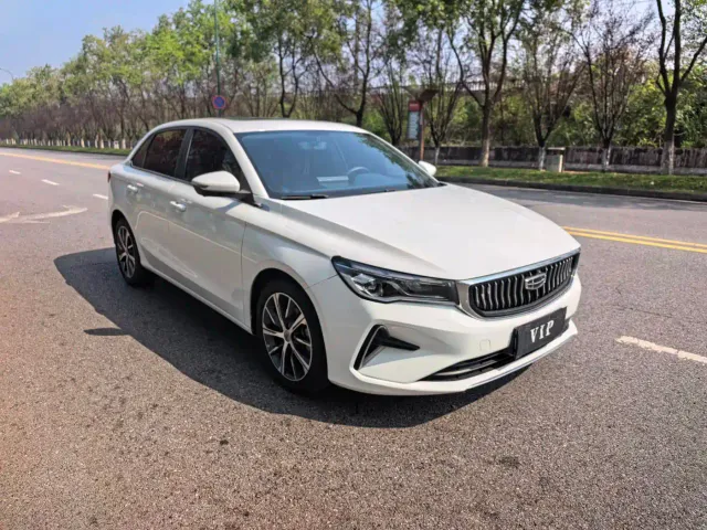 Geely Emgrand — Фото автомобиля 3