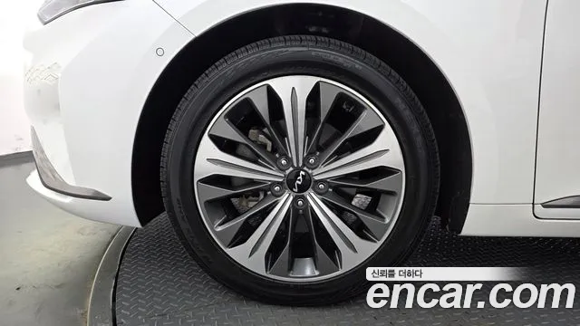 Kia K8 Hybrid — Фото автомобиля 5