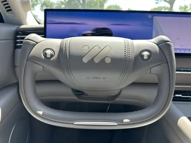 IM Motors LS6 — Фото автомобиля 4