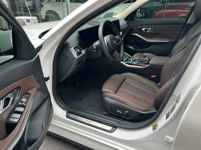 BMW i3 — Фото автомобиля 7