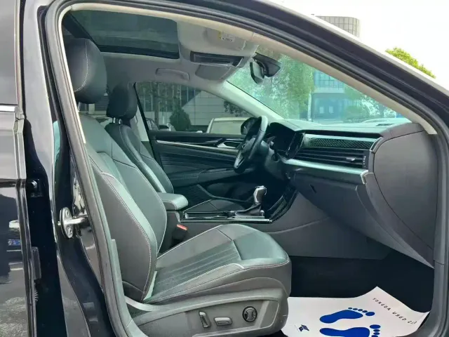Volkswagen Passat — Фото автомобиля 7