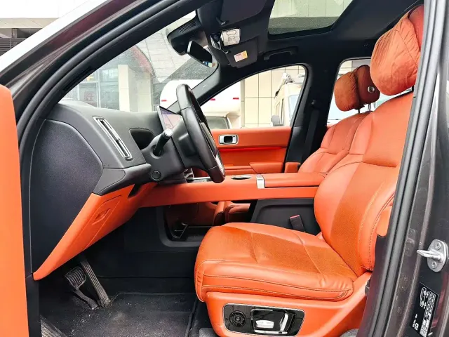 Li Auto L8 — Фото автомобиля 4