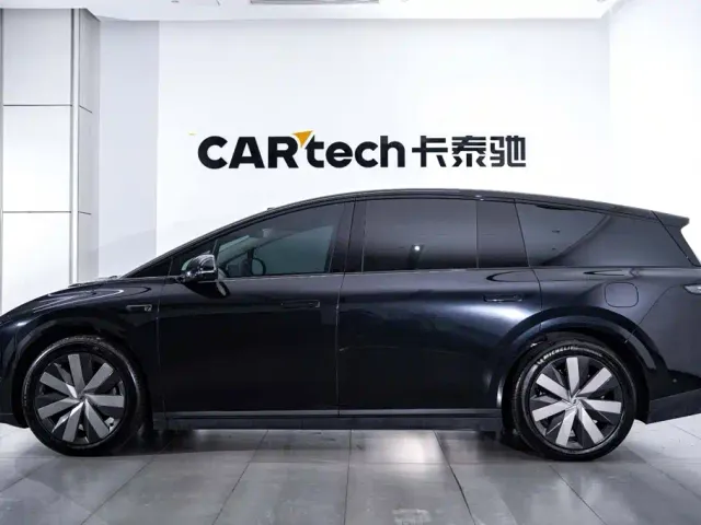 Li Auto i8 — Фото автомобиля 8