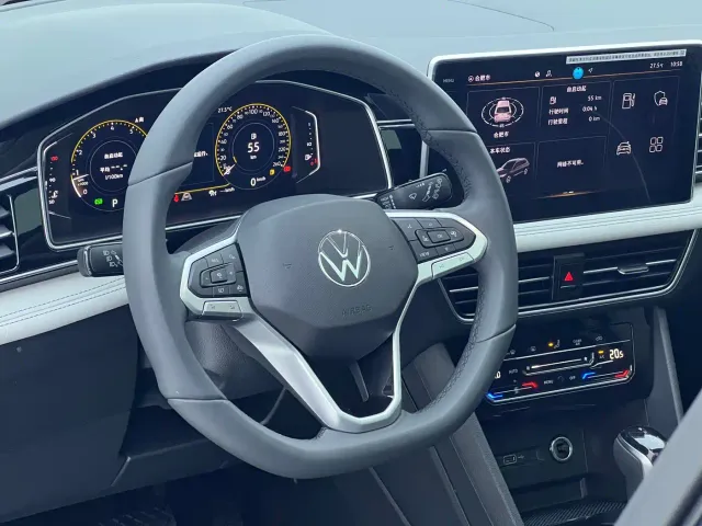 Volkswagen Tiguan L — Фото автомобиля 8